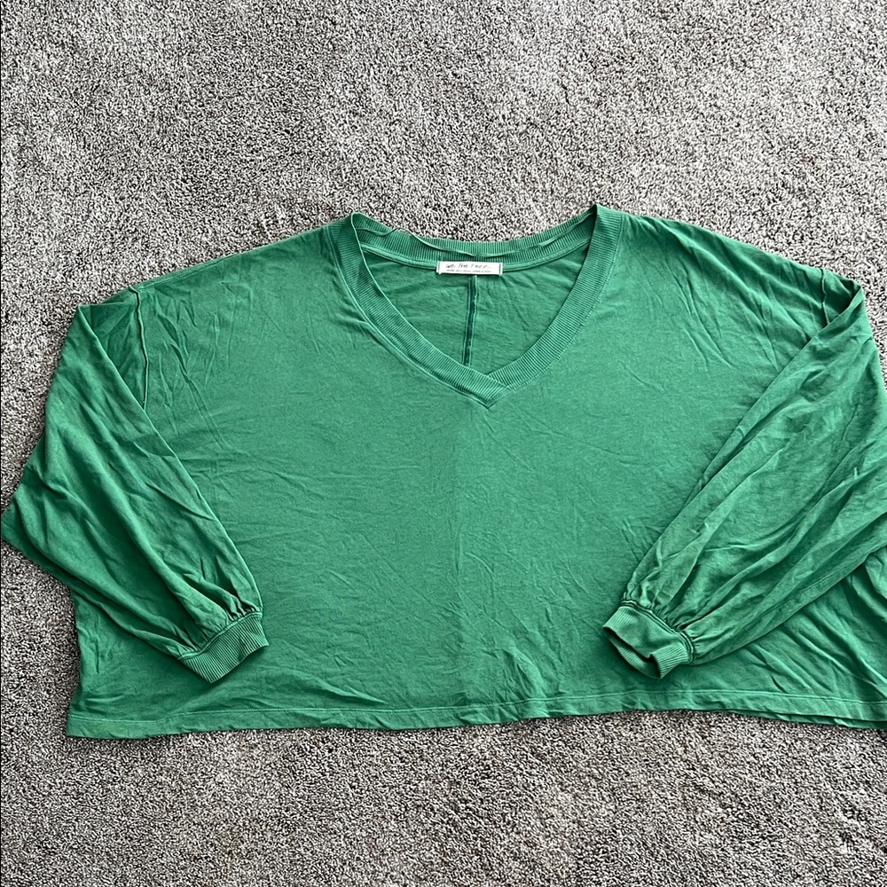 We The Free oversized kelly green v-neck 3/4 sleeve shirt